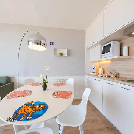 Charming With Sea View In Middelkerke, Cleaning Included Daire